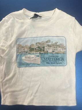 Windsor Cream Graphic Tee with Black Tag
